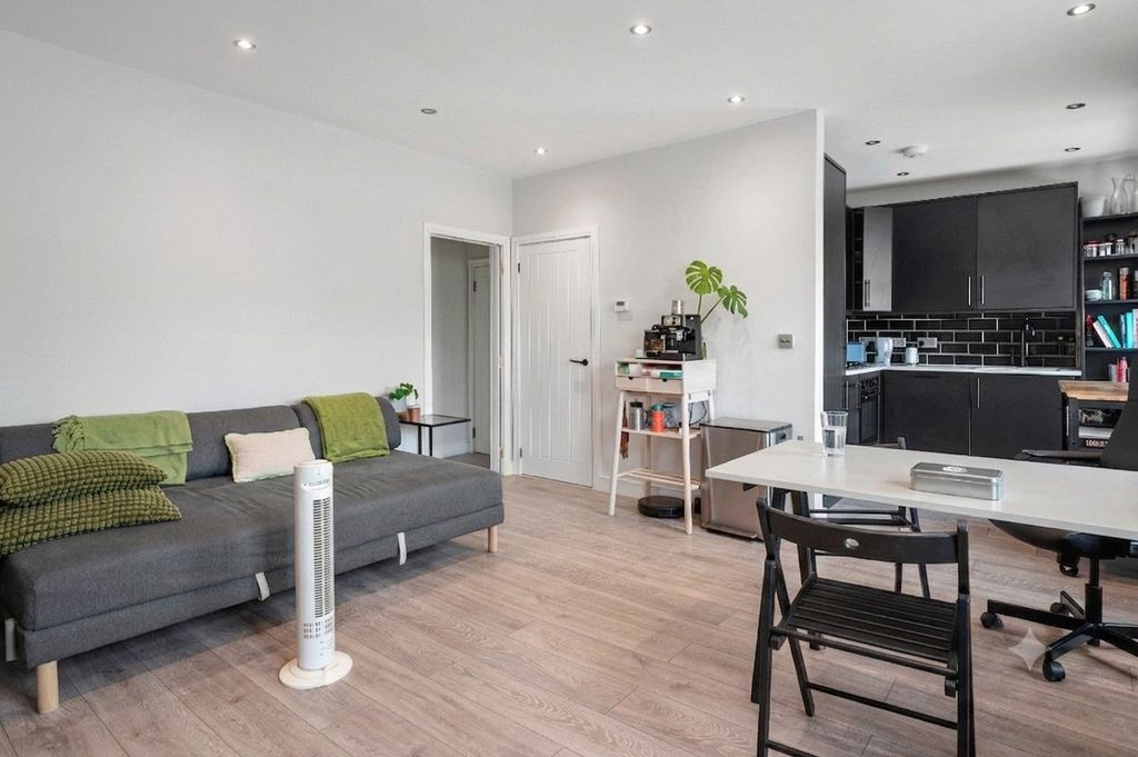 Property photo 1 of 10 Reception Room