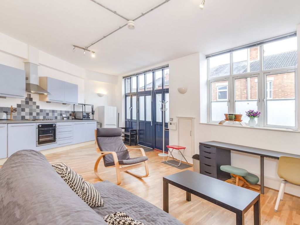 Property photo 3 of 12