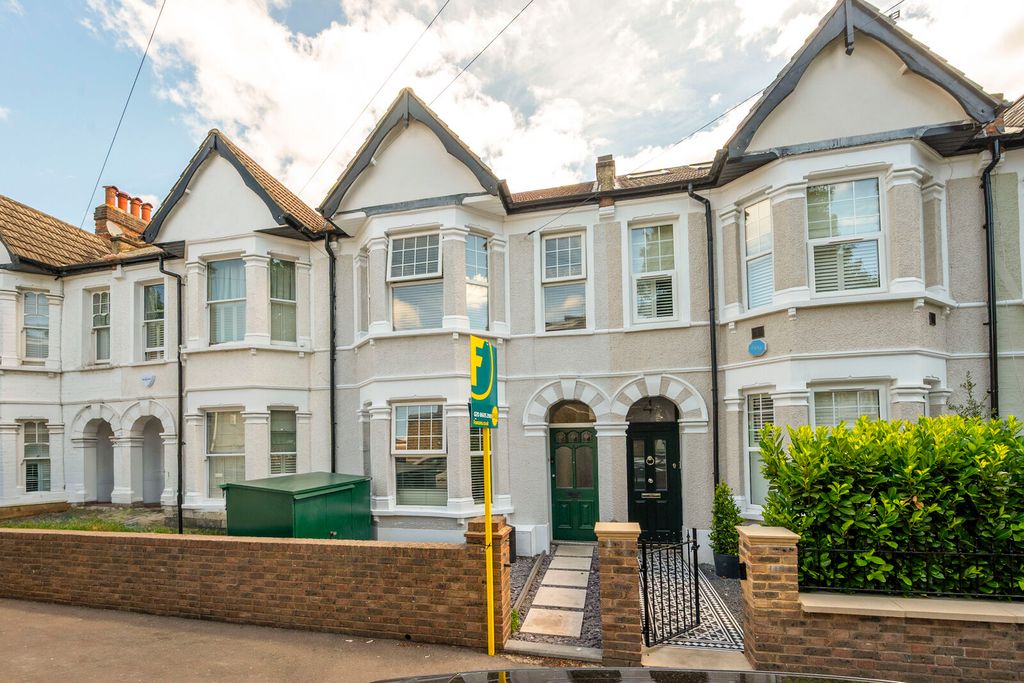 Property photo 1 of 18