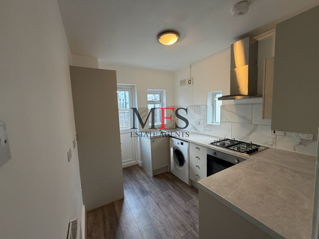 Property photo 2 of 25 Photo 17