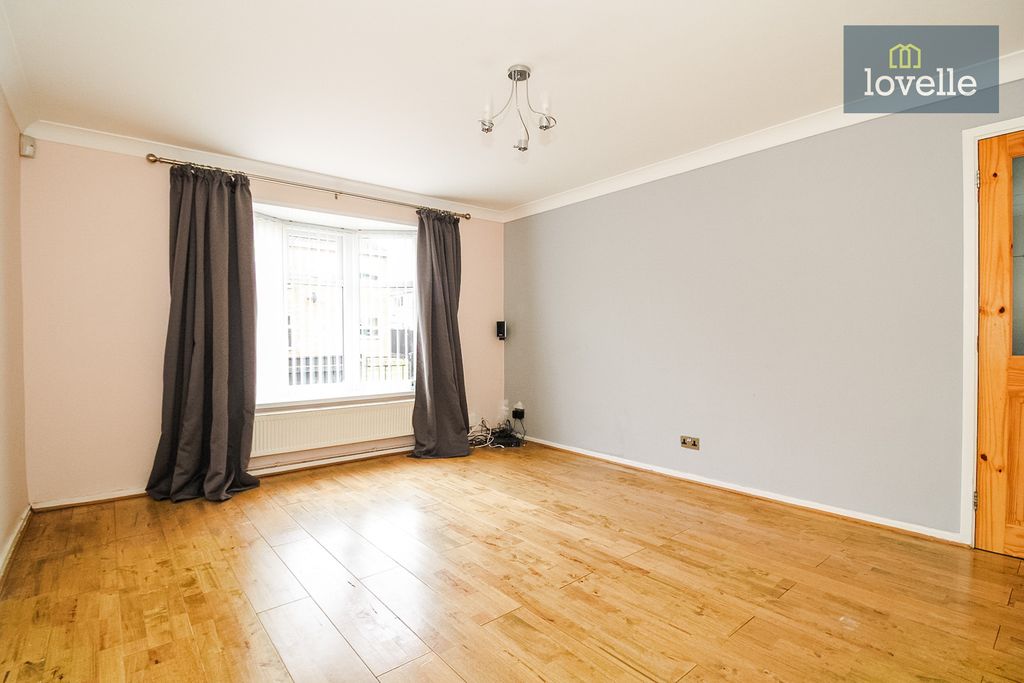 Property photo 3 of 23
