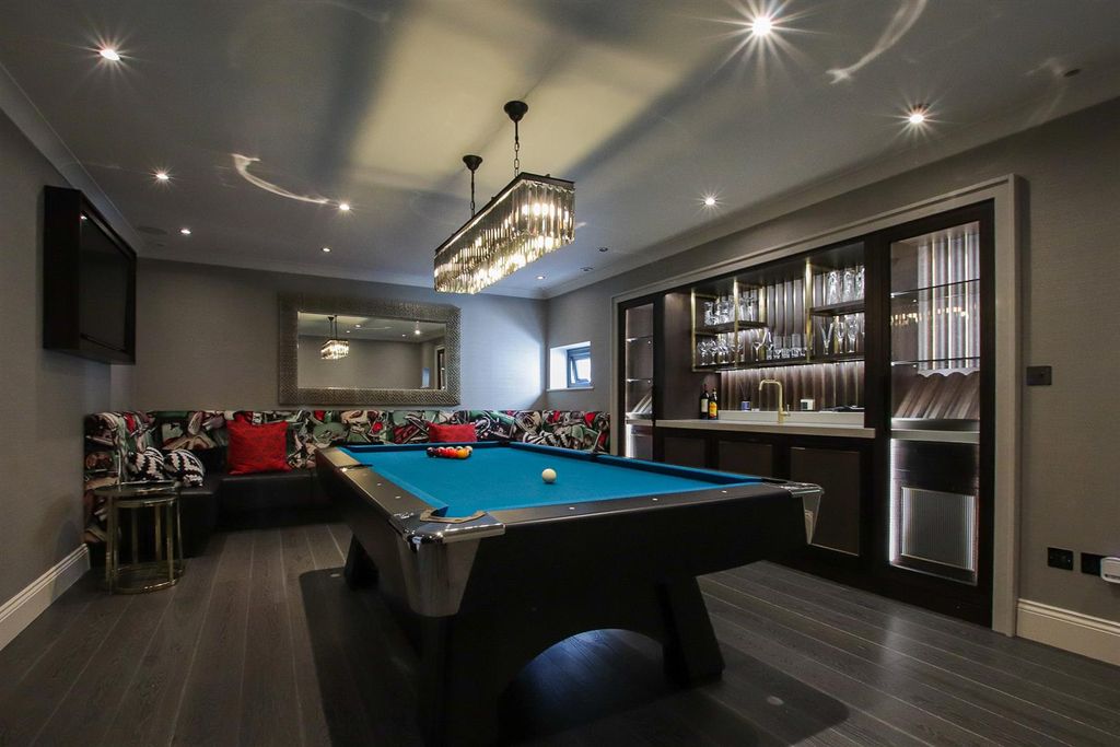 Property photo 2 of 34