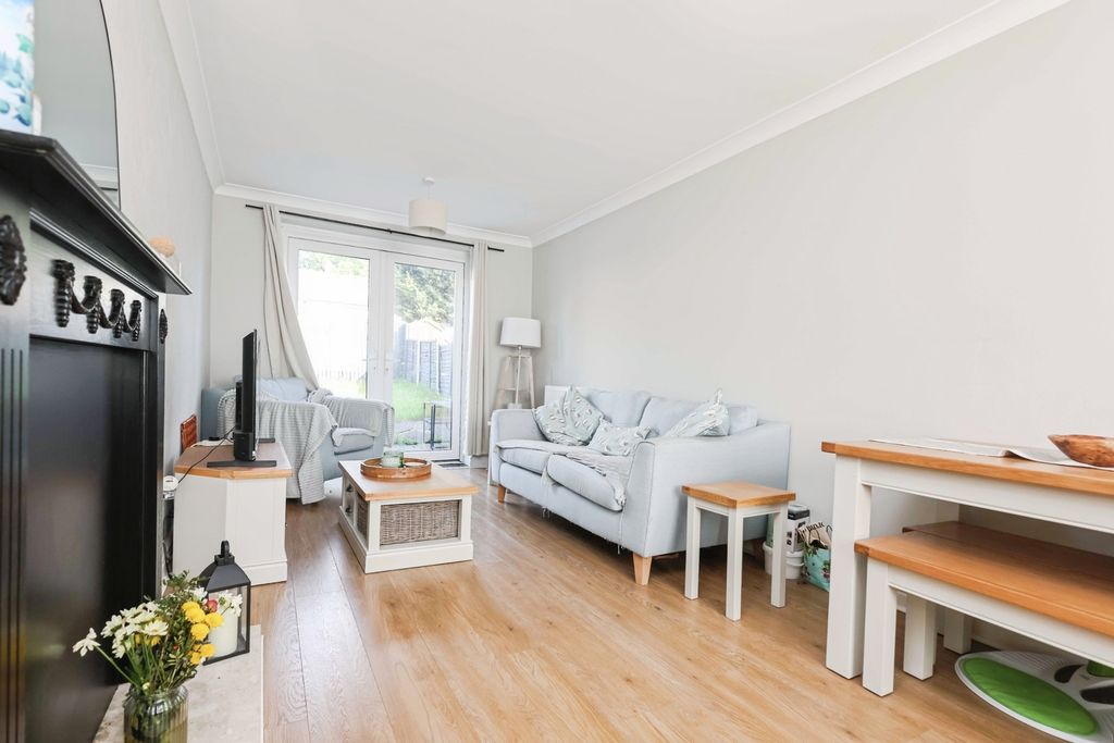 Property photo 2 of 17 Photo