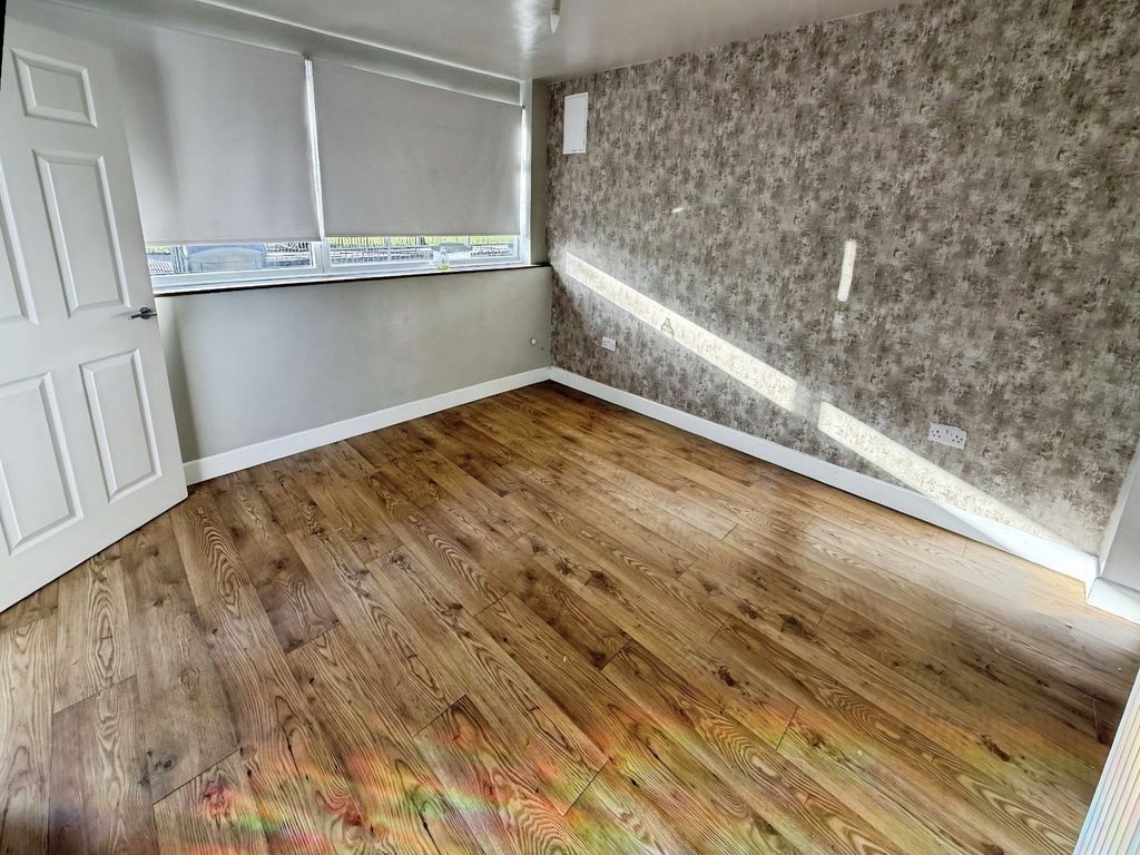 Property photo 3 of 18 Picture No. 08