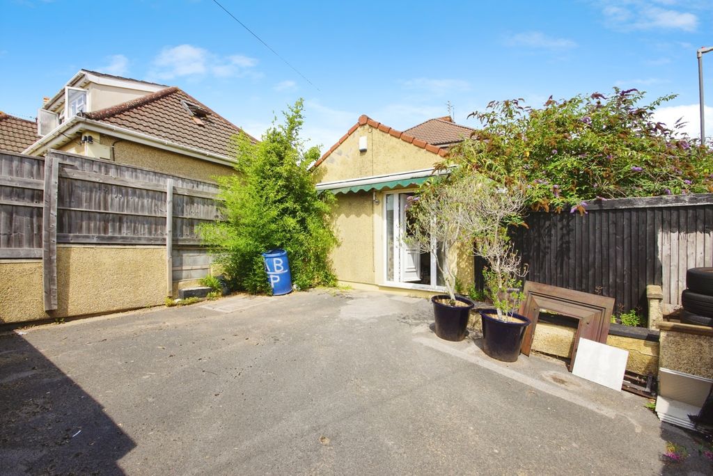 Property photo 2 of 17 Photo