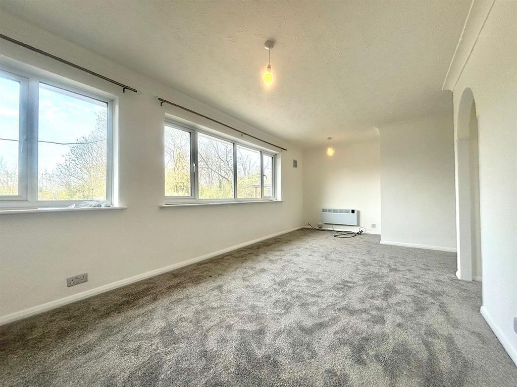 Property photo 2 of 7 Lounge.Jpeg