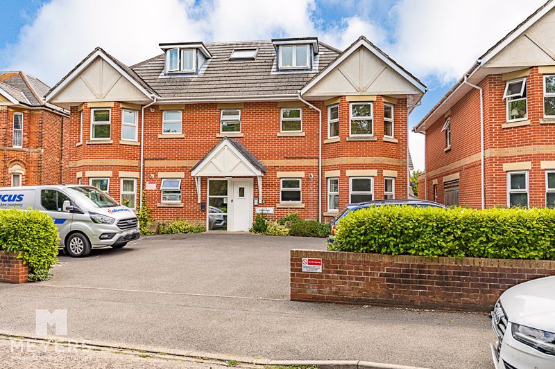 Property photo 1 of 9 Photo 2