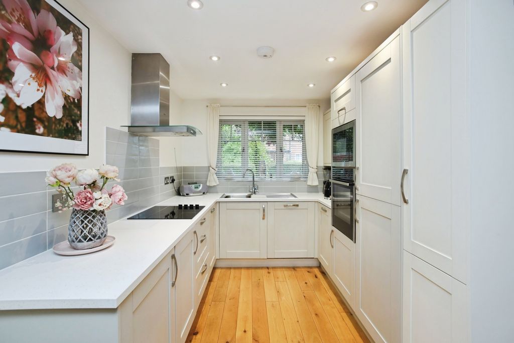 Property photo 2 of 11 Pbox-Img.Jpg