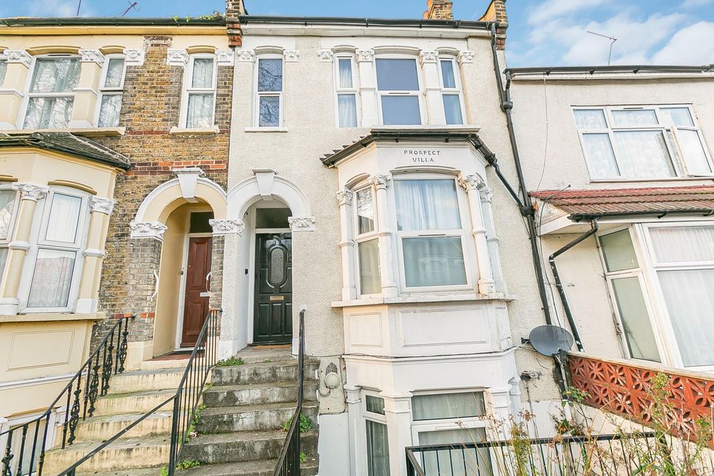 Property photo 2 of 19 17_44336.Jpg