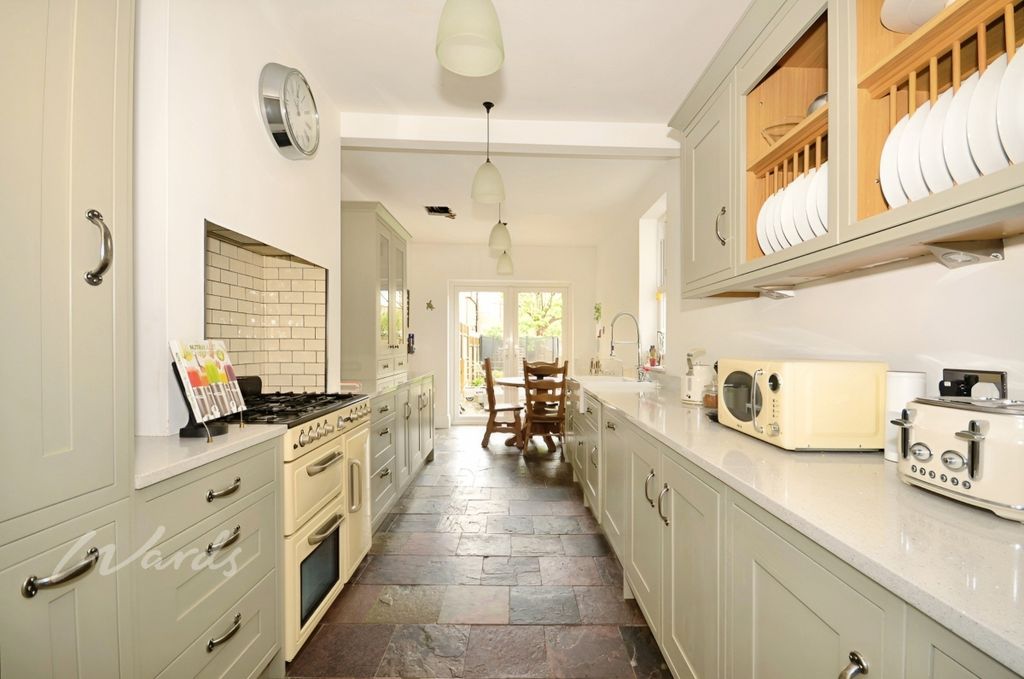 Property photo 2 of 10 Westcliff Kitchen...