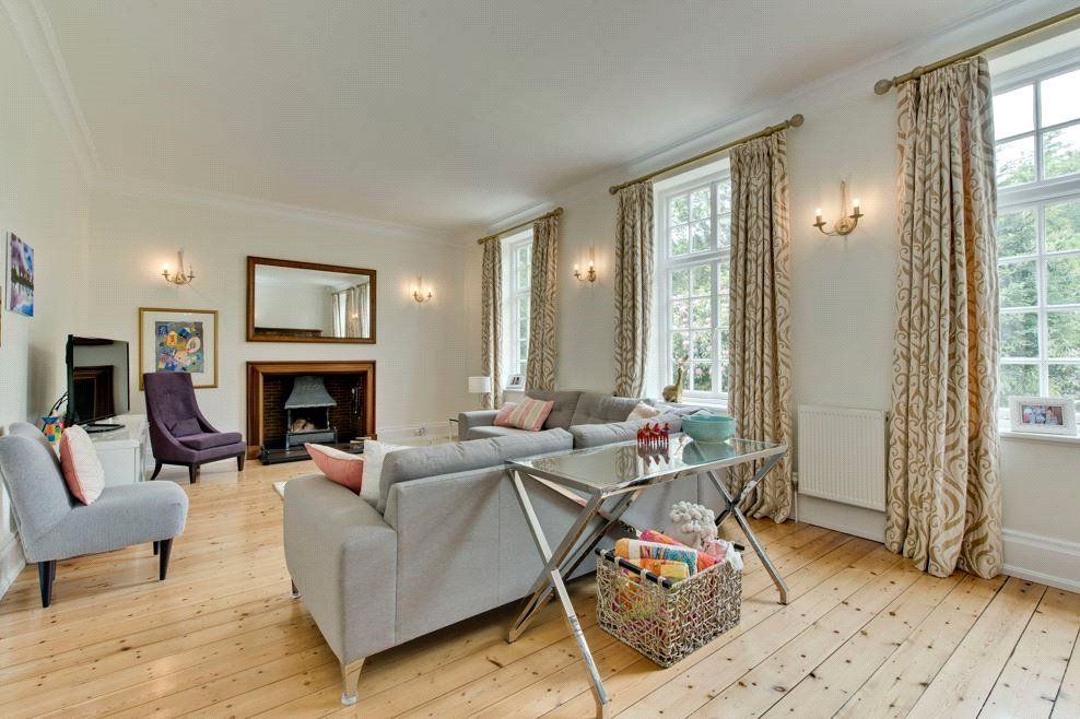 Property photo 2 of 11 4