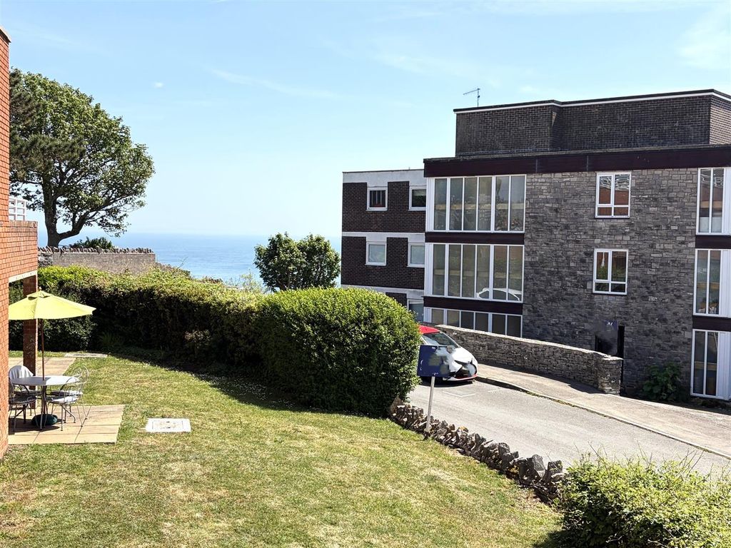 Property photo 2 of 19 4339 Seaview.Jpeg