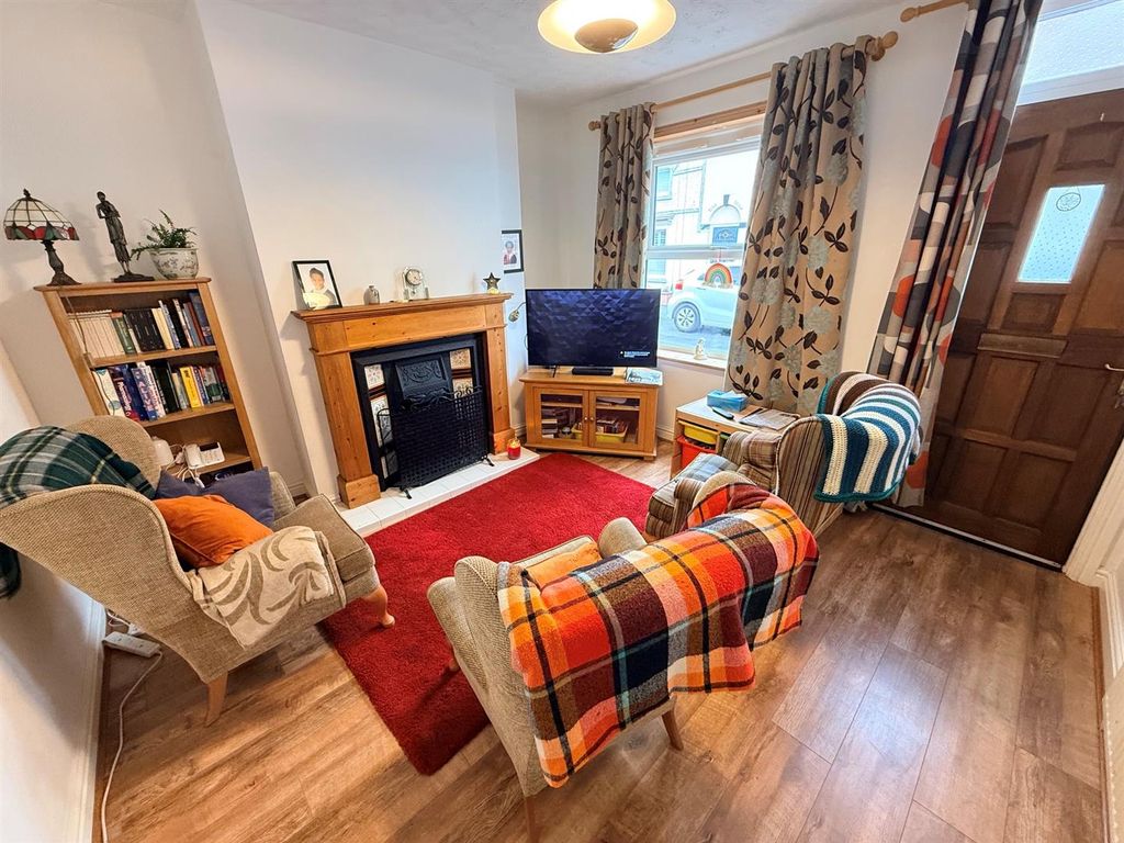 Property photo 3 of 13