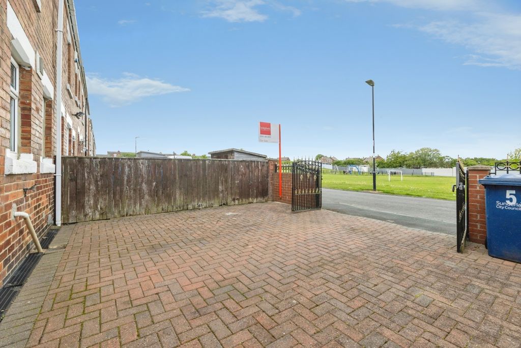 Property photo 2 of 19 Pbox-Img.Jpg