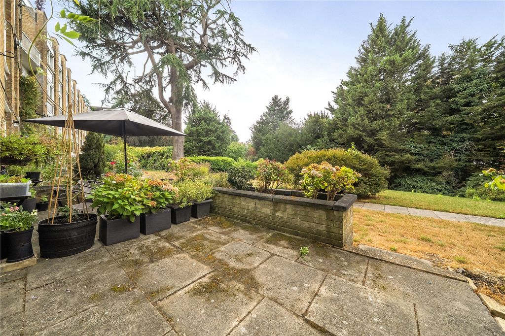 Property photo 2 of 41 Picture No. 23