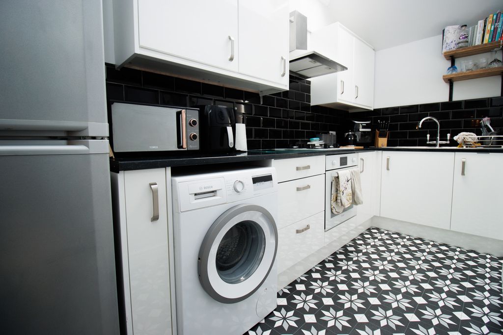 Additional image 6 of 2 bed flat for saleWest Avenue, Filey YO14