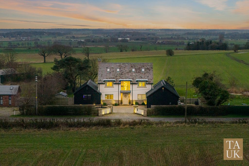 Property photo 1 of 50