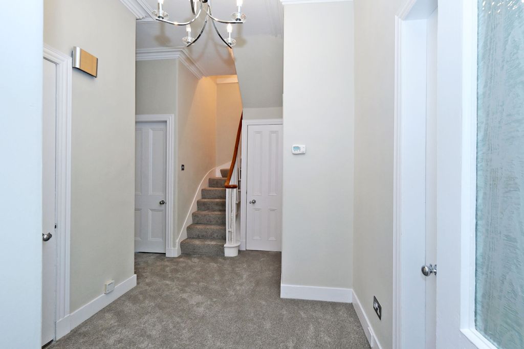 Property photo 2 of 26