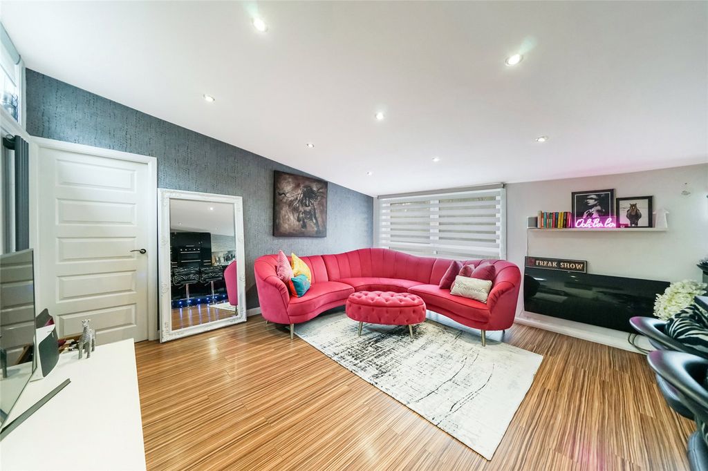 Property photo 2 of 21 Picture No. 05