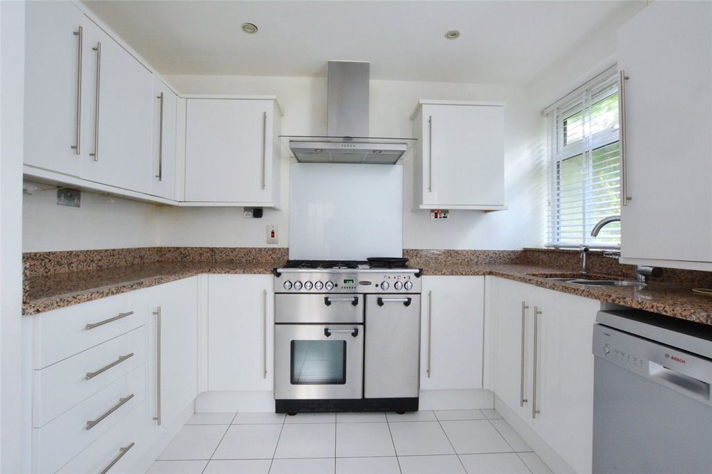 Property photo 3 of 17 Picture No. 06
