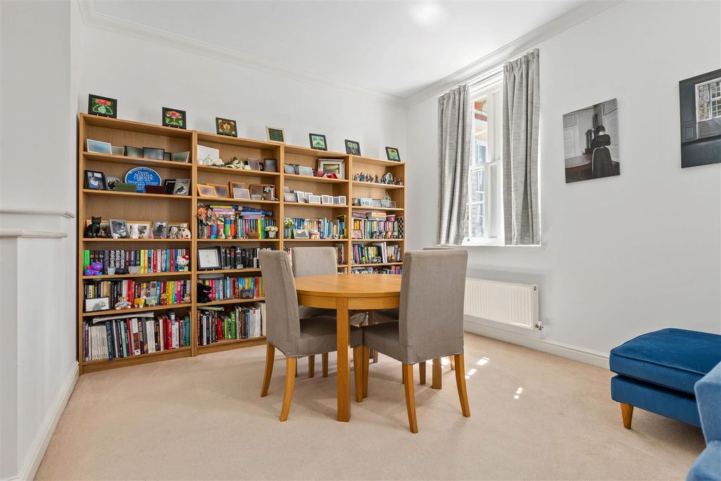 Property photo 3 of 17 Dining Area
