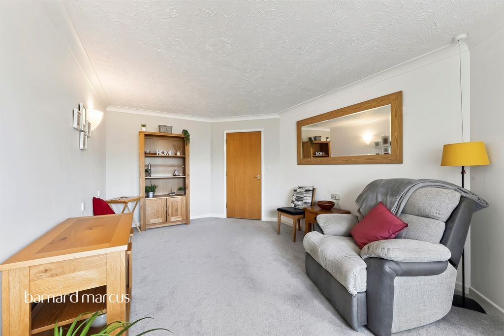 Property photo 2 of 12