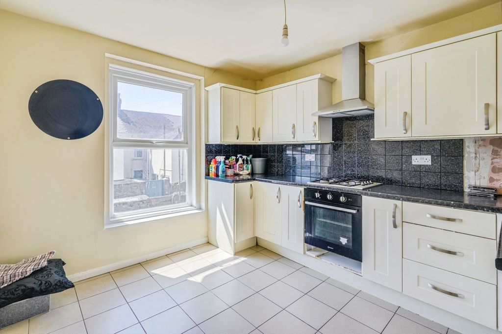 Property photo 2 of 17 Photo