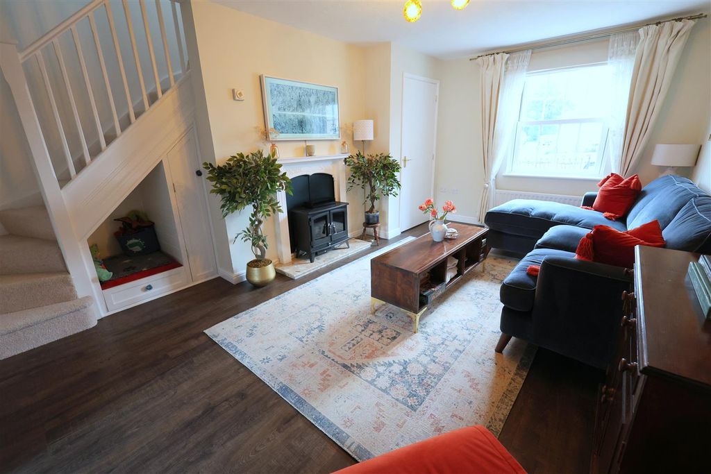 Property photo 2 of 27 Pr Lounge viii.Jpg