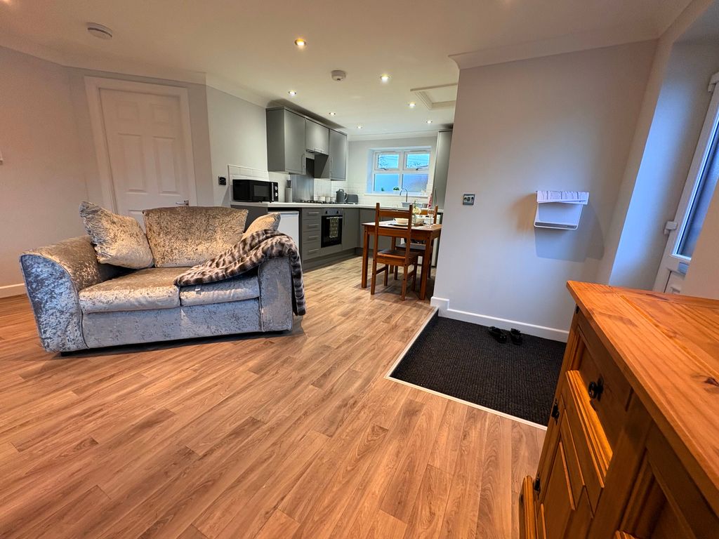 Property photo 3 of 8 Image