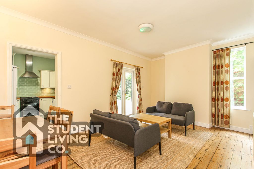 Property photo 3 of 25
