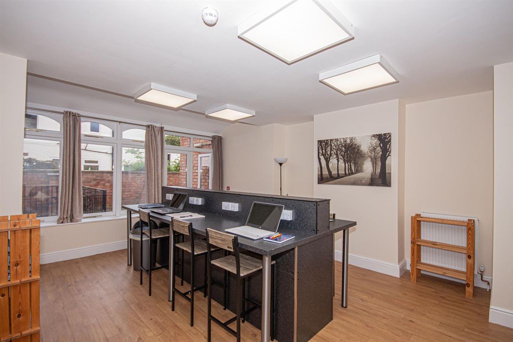 Property photo 3 of 9 Russellterrace_Communal (3).Jpg