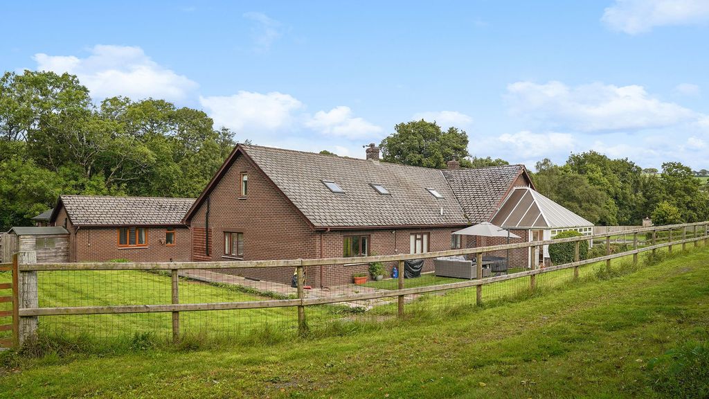 Property photo 2 of 53