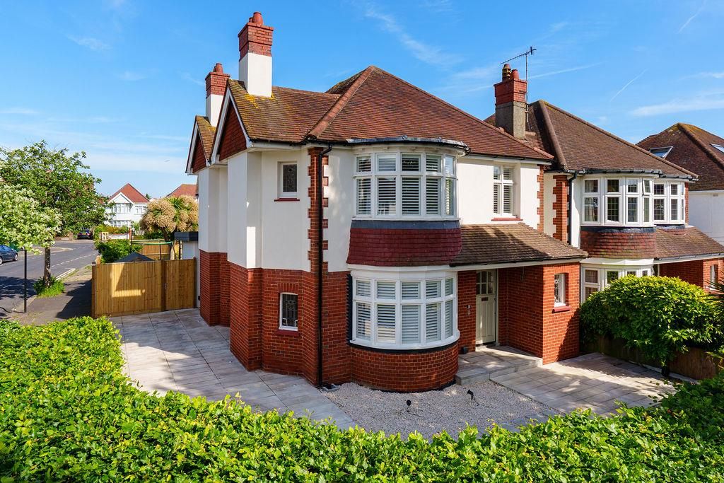 Property photo 1 of 28 Park Avenue