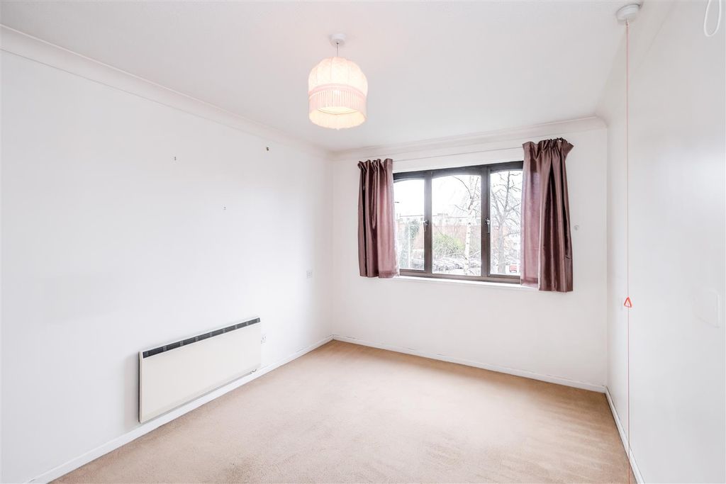 Property photo 3 of 17 18 Manor Court Lodge-5.Jpg