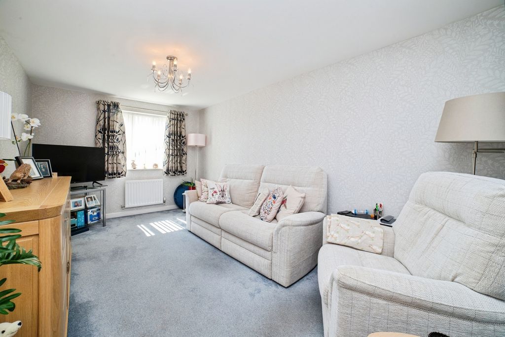 Property photo 3 of 17 Pbox-Img.Jpg