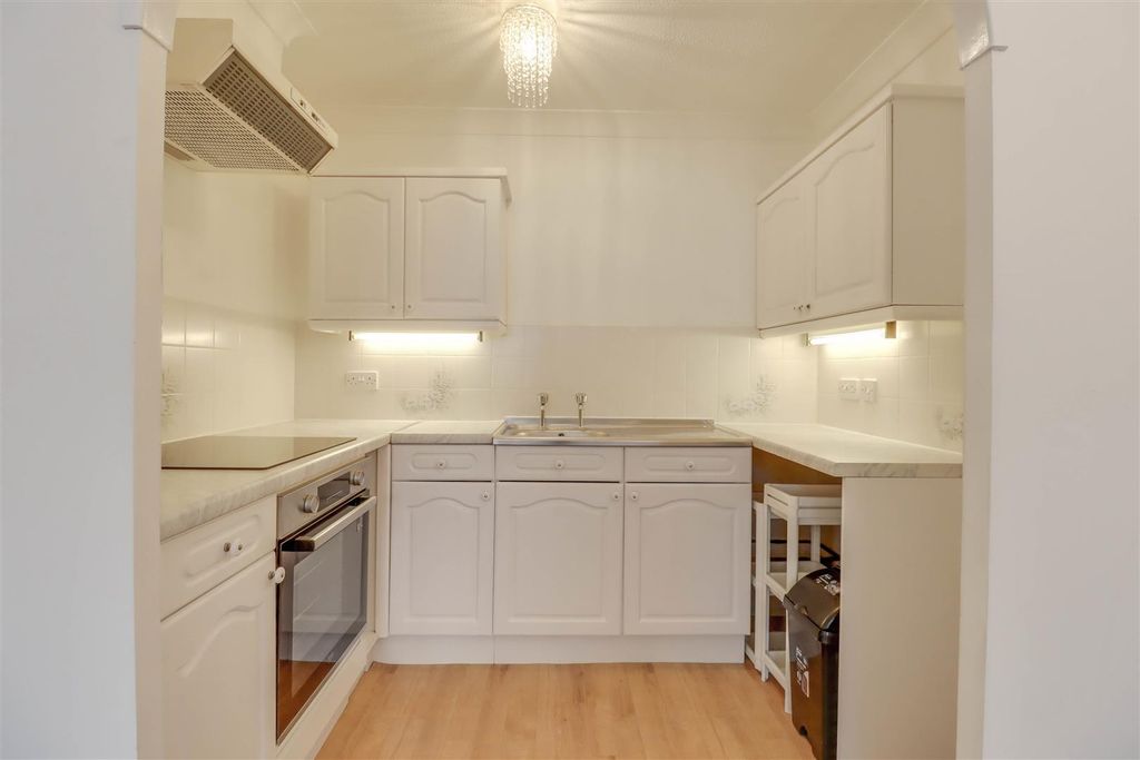 Property photo 3 of 11 Flat 29 Sycamore Court-7.Jpg