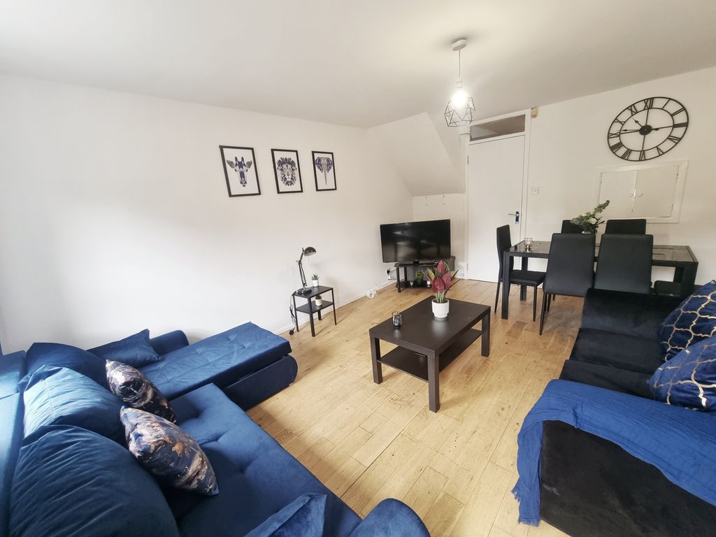 Property photo 2 of 15 Gallery