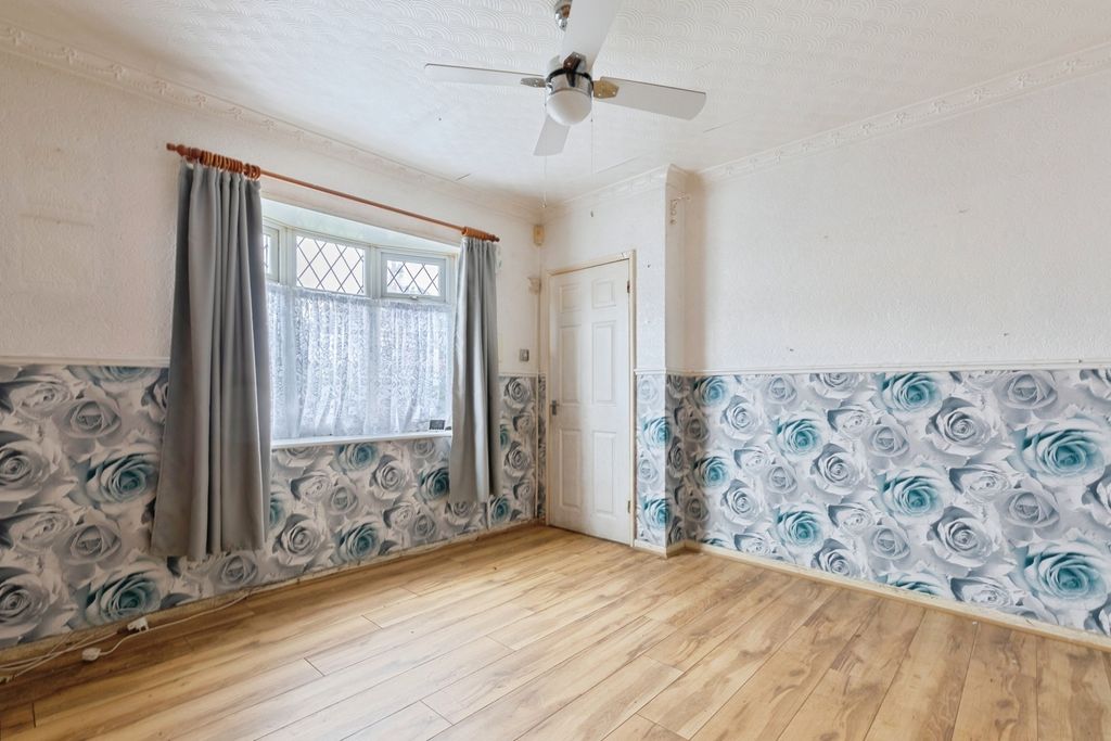 Property photo 3 of 16 Pbox-Img.Jpg