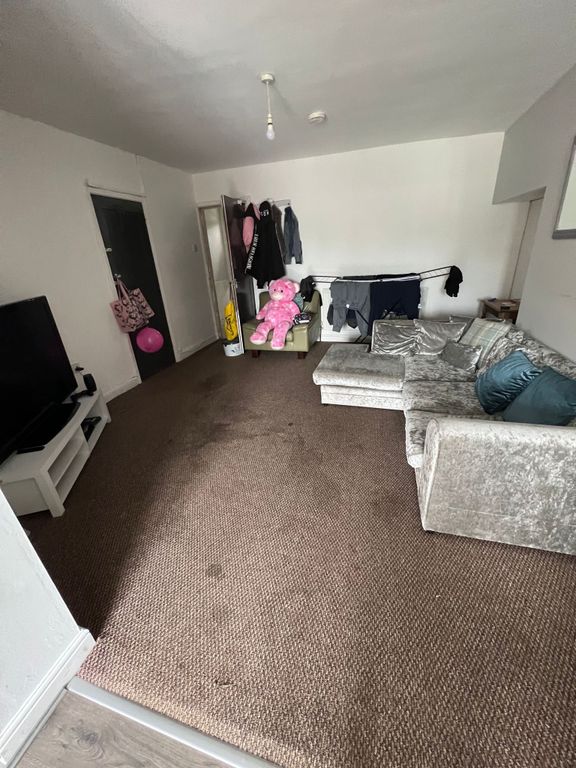 Property photo 3 of 4