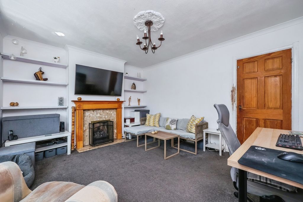 Property photo 3 of 20 Pbox-Img.Jpg