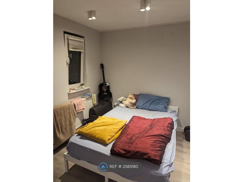 Property photo 3 of 9 Double Bed
