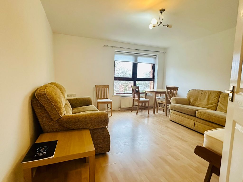 Property photo 2 of 9