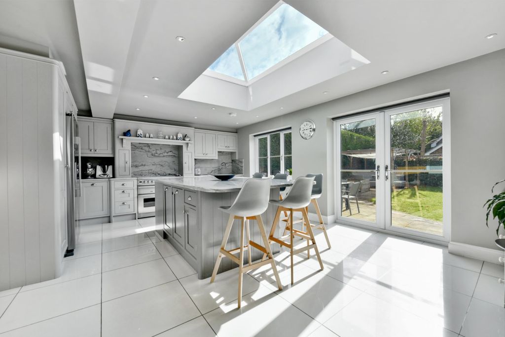 Property photo 2 of 15 Picture No. 06