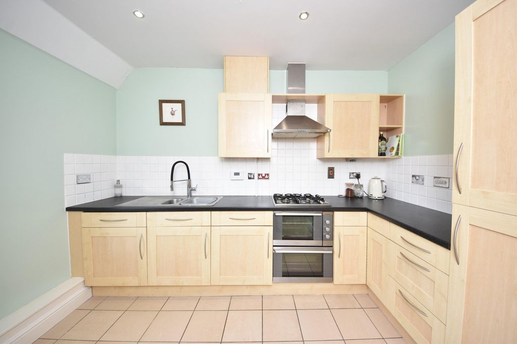 Property photo 2 of 14 Kitchen