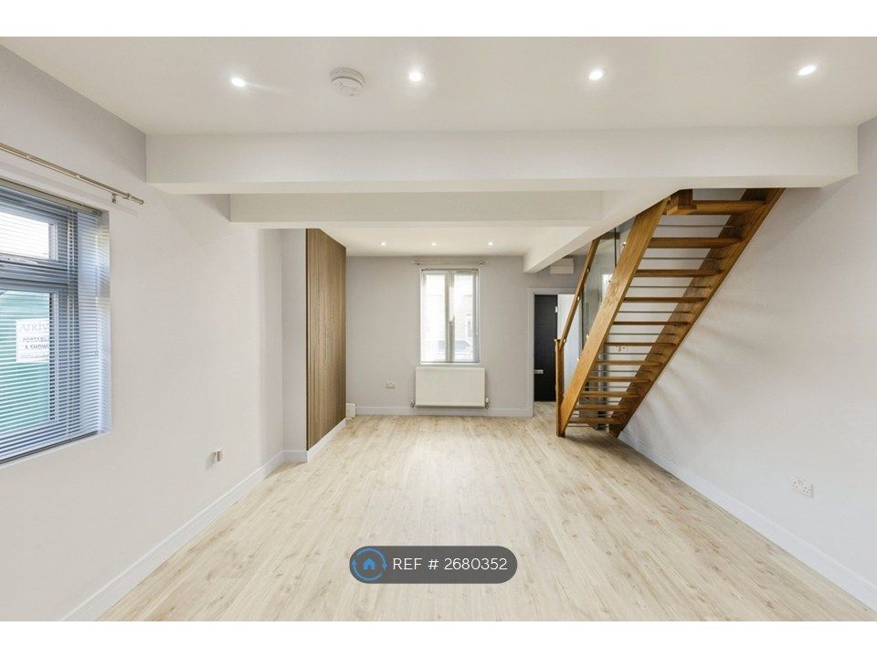Property photo 3 of 22 Open Plan Lounge And Kitchen