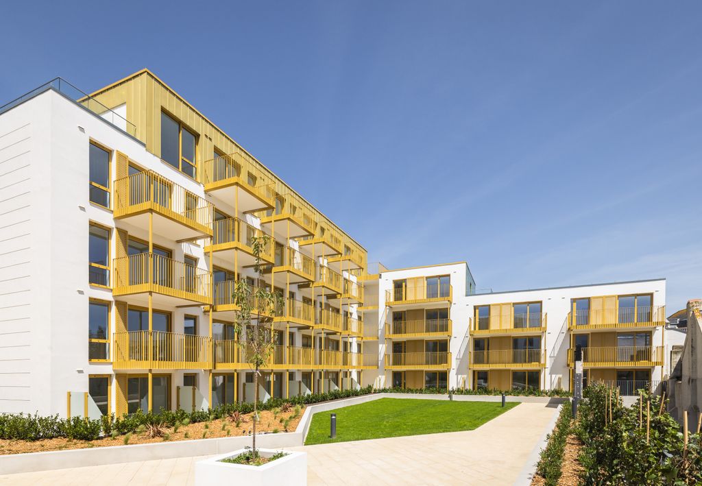 Property photo 2 of 16