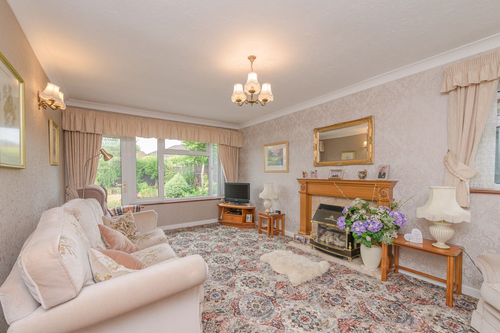 Property photo 2 of 26