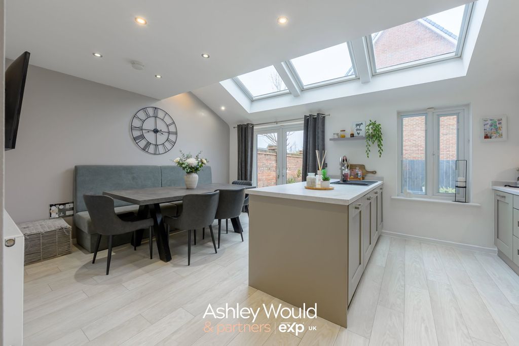 Property photo 3 of 23