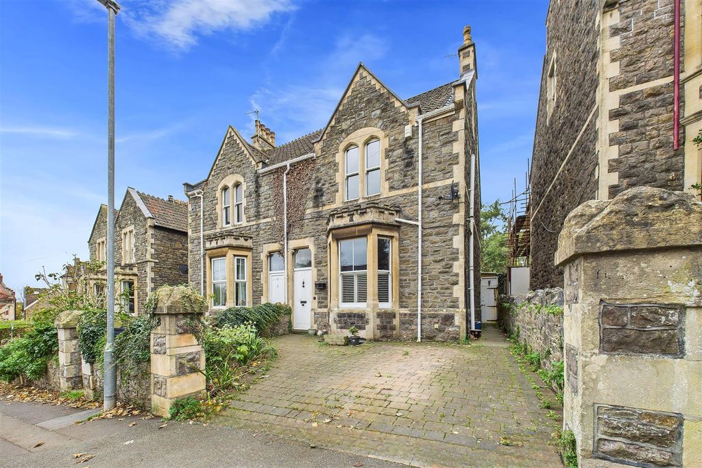 Property photo 1 of 17