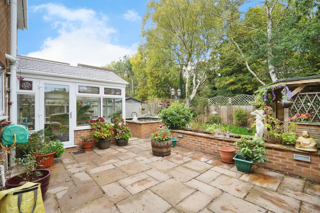 Property photo 3 of 27